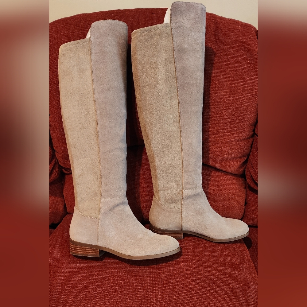 Knee boots